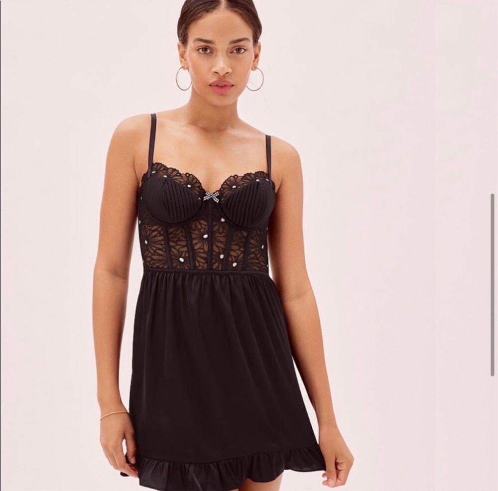 For Love & Lemons/VS Collab - LILOU Daisy Embroidered Tulle Dress Black
